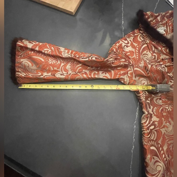 Grace Chuang 100% Silk Orange and Gold Brocade Coat - Picture 11 of 11